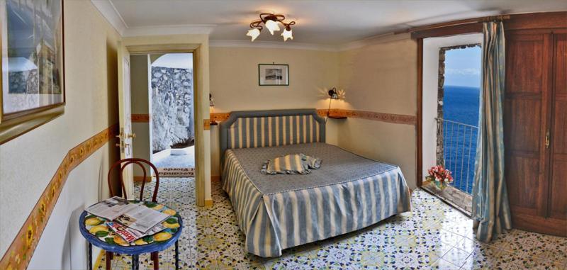 La Locanda Del Fiordo Furore Bagian luar foto