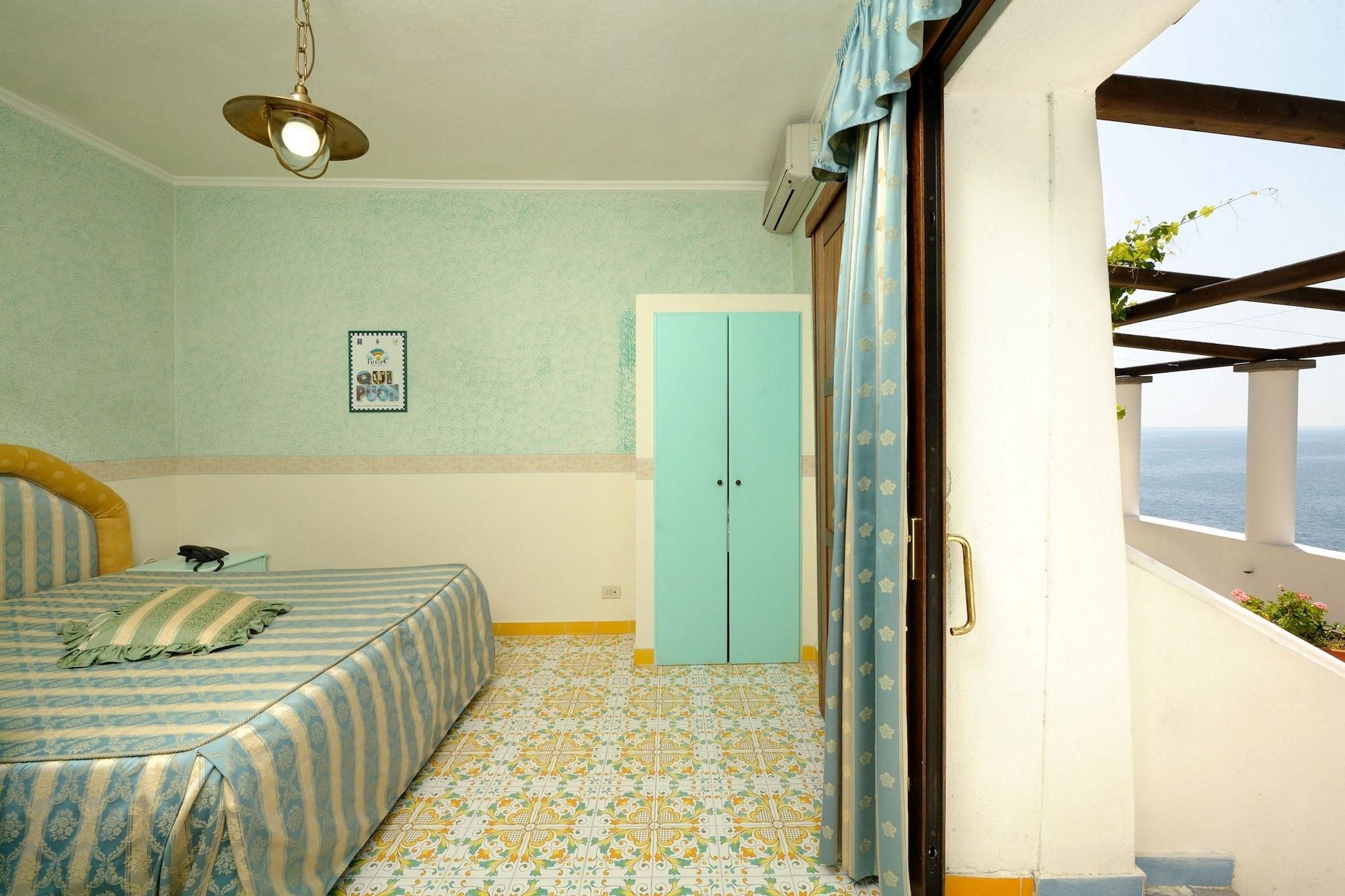 La Locanda Del Fiordo Furore Bagian luar foto