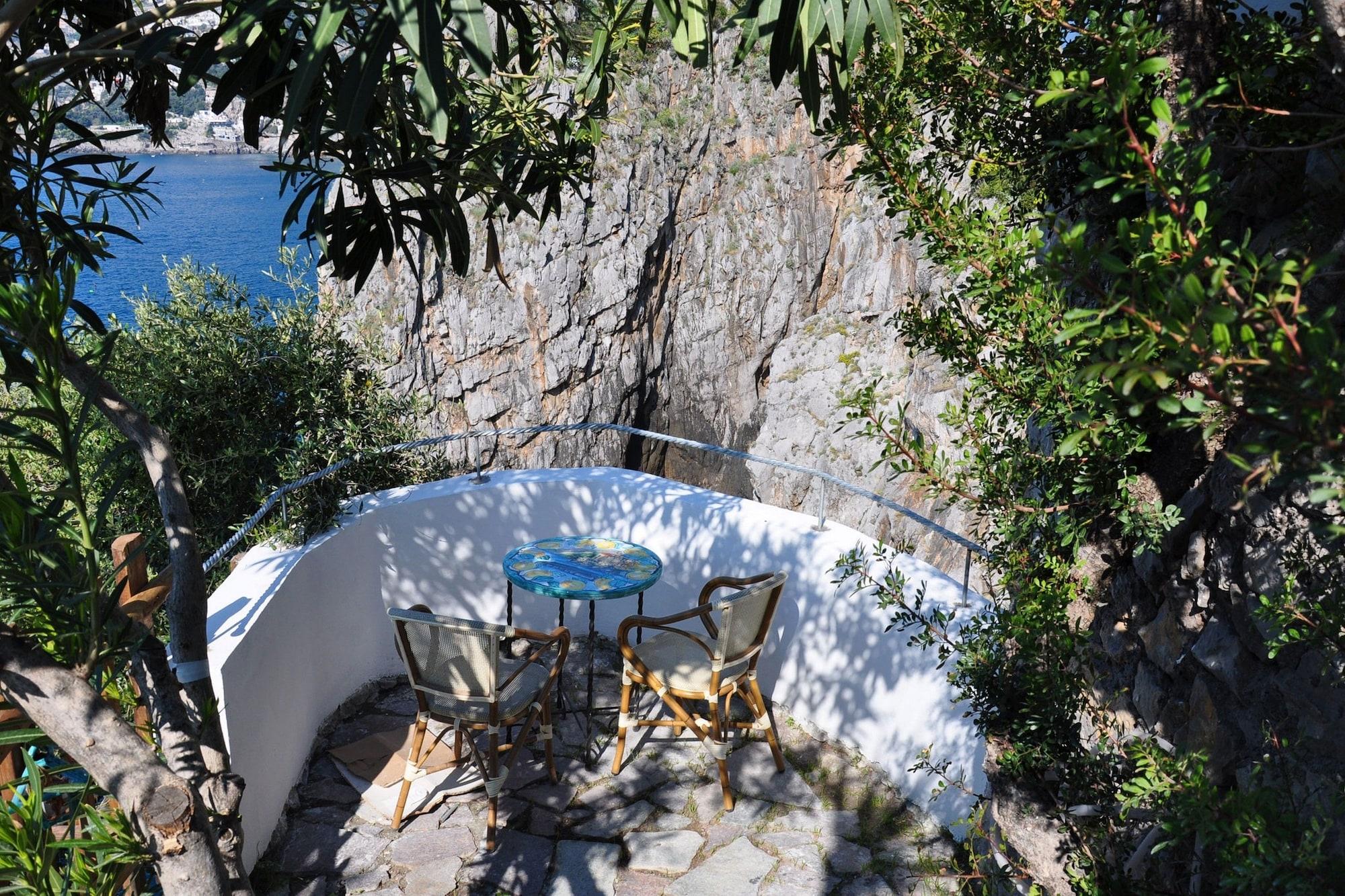 La Locanda Del Fiordo Furore Bagian luar foto