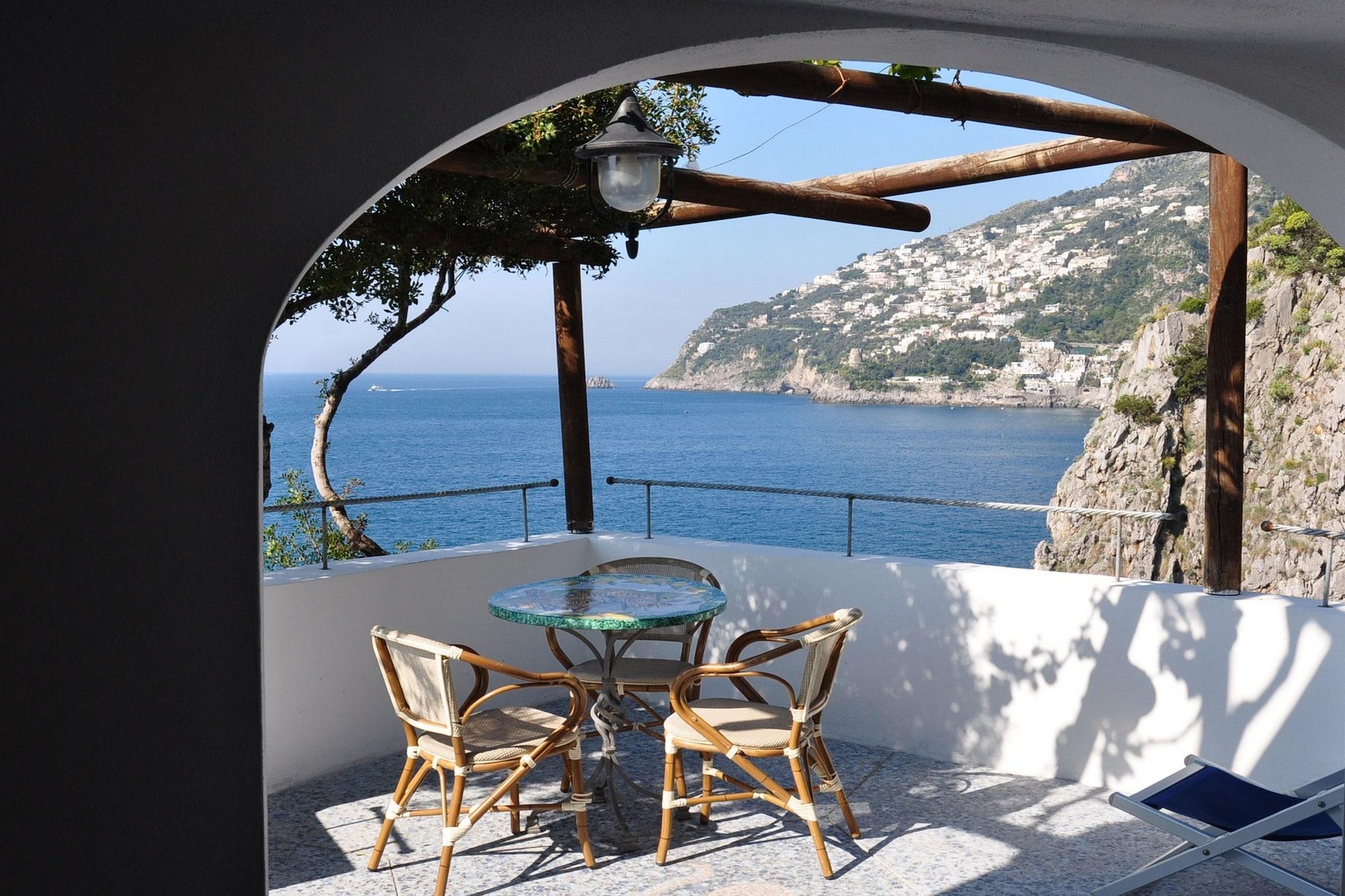 La Locanda Del Fiordo Furore Bagian luar foto