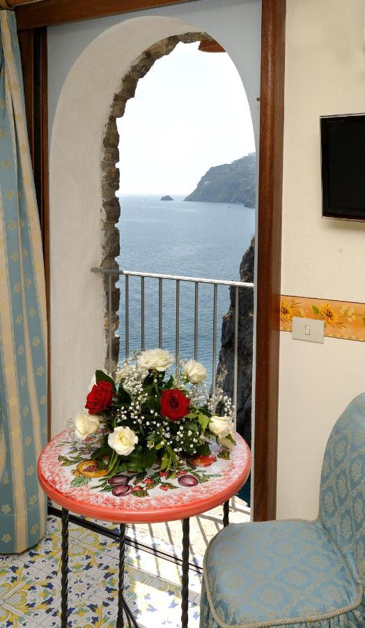 La Locanda Del Fiordo Furore Bagian luar foto