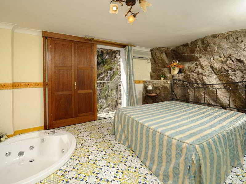 La Locanda Del Fiordo Furore Bagian luar foto