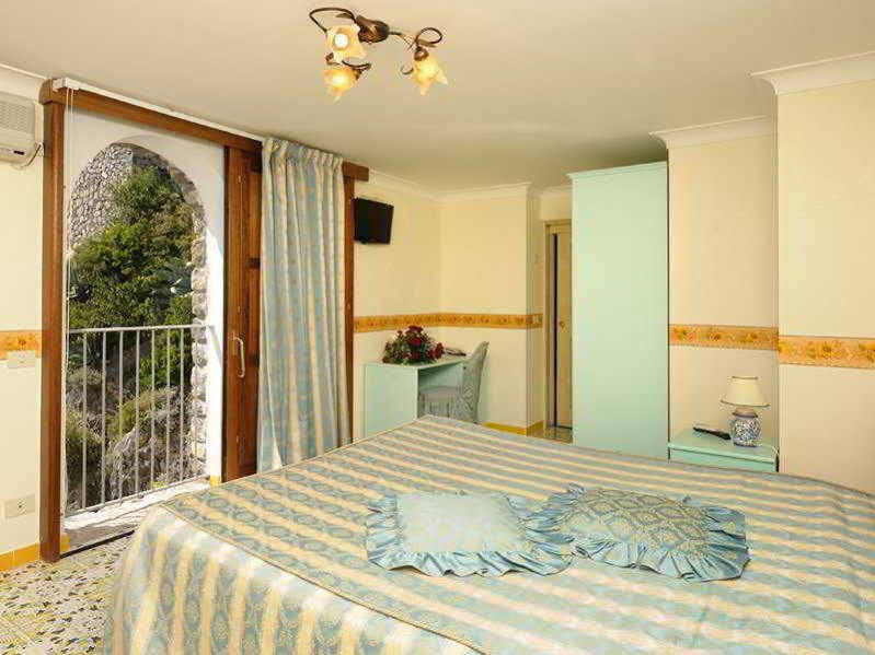 La Locanda Del Fiordo Furore Bagian luar foto