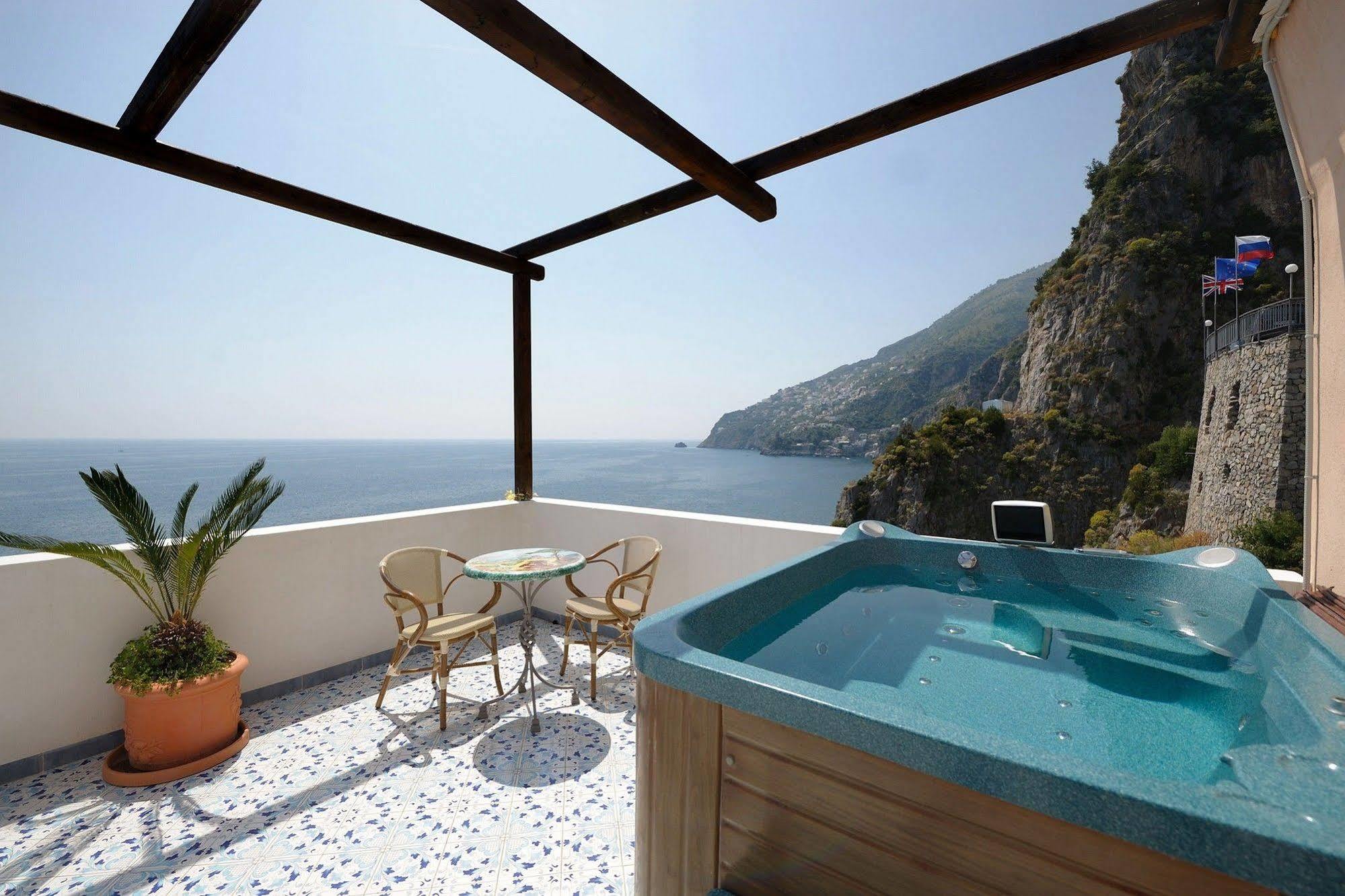 La Locanda Del Fiordo Furore Bagian luar foto