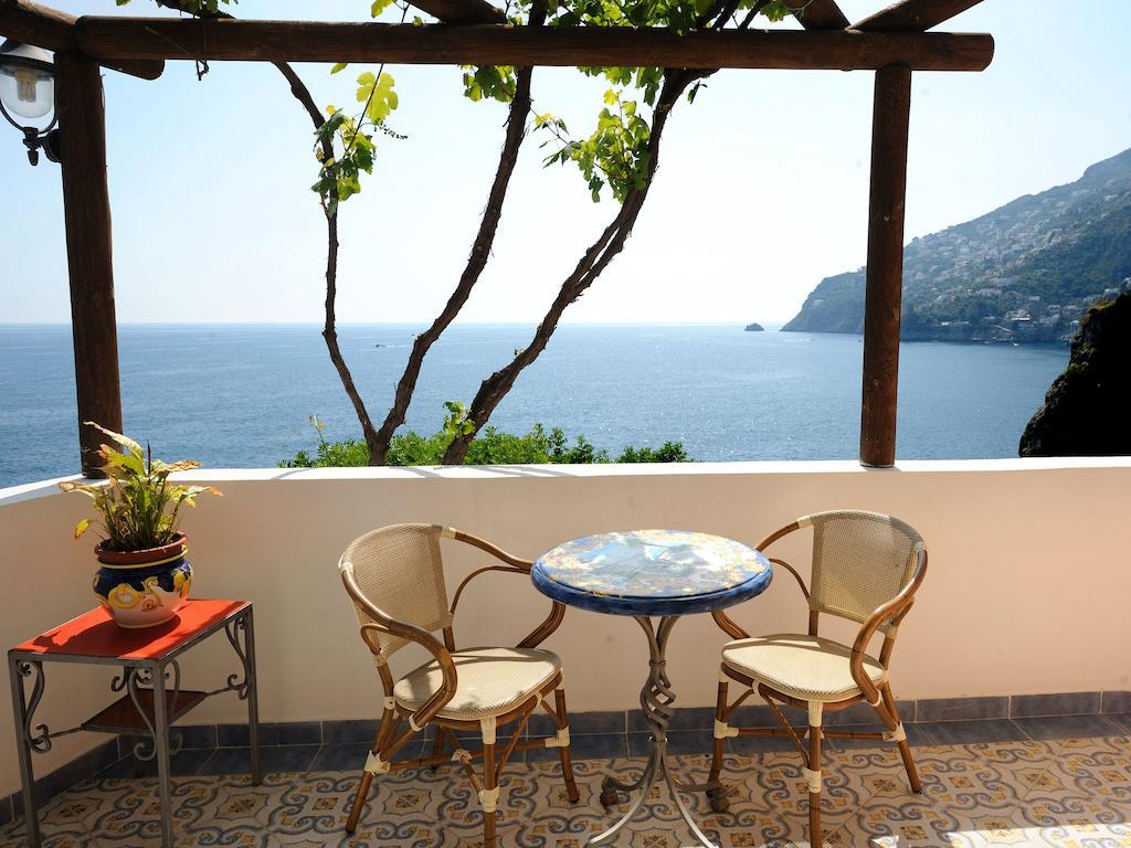 La Locanda Del Fiordo Furore Bagian luar foto